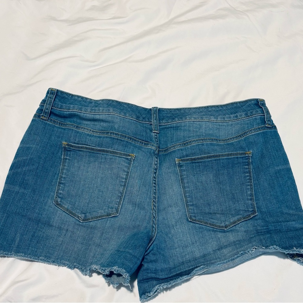 Universal Thread Super Stretchy Cut Off Shorts Se… - image 3